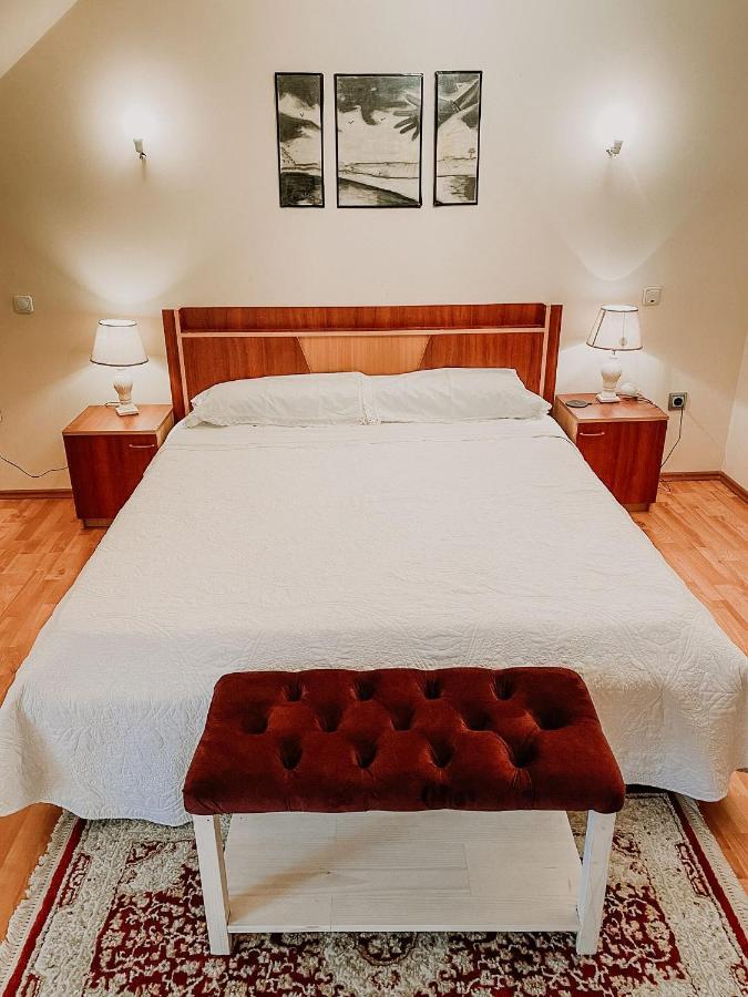 Cosy Bedroom For 2 With Balcony In A Family Villa Turnu Măgurele 외부 사진