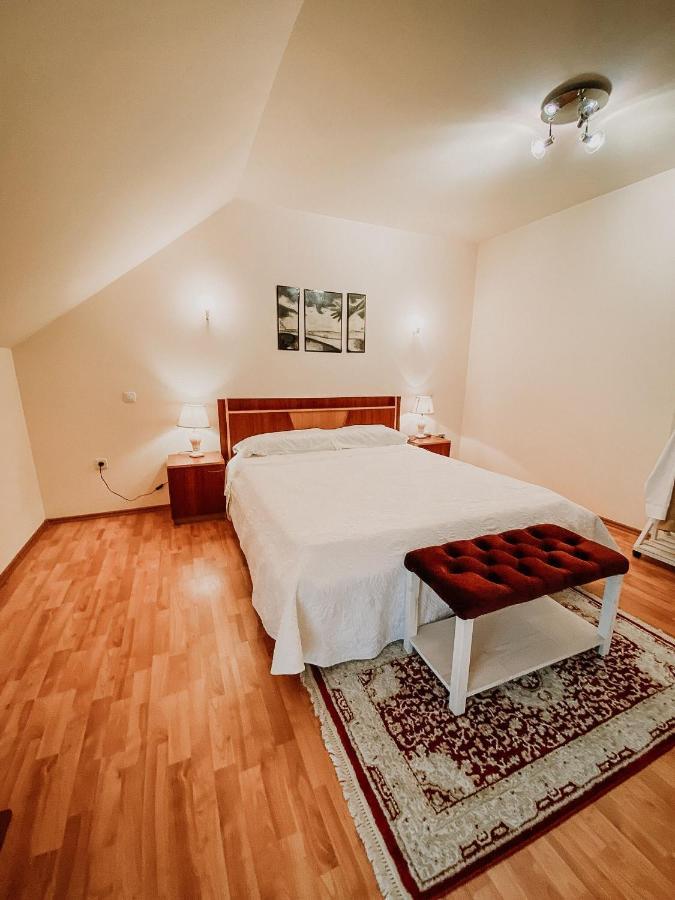 Cosy Bedroom For 2 With Balcony In A Family Villa Turnu Măgurele 외부 사진