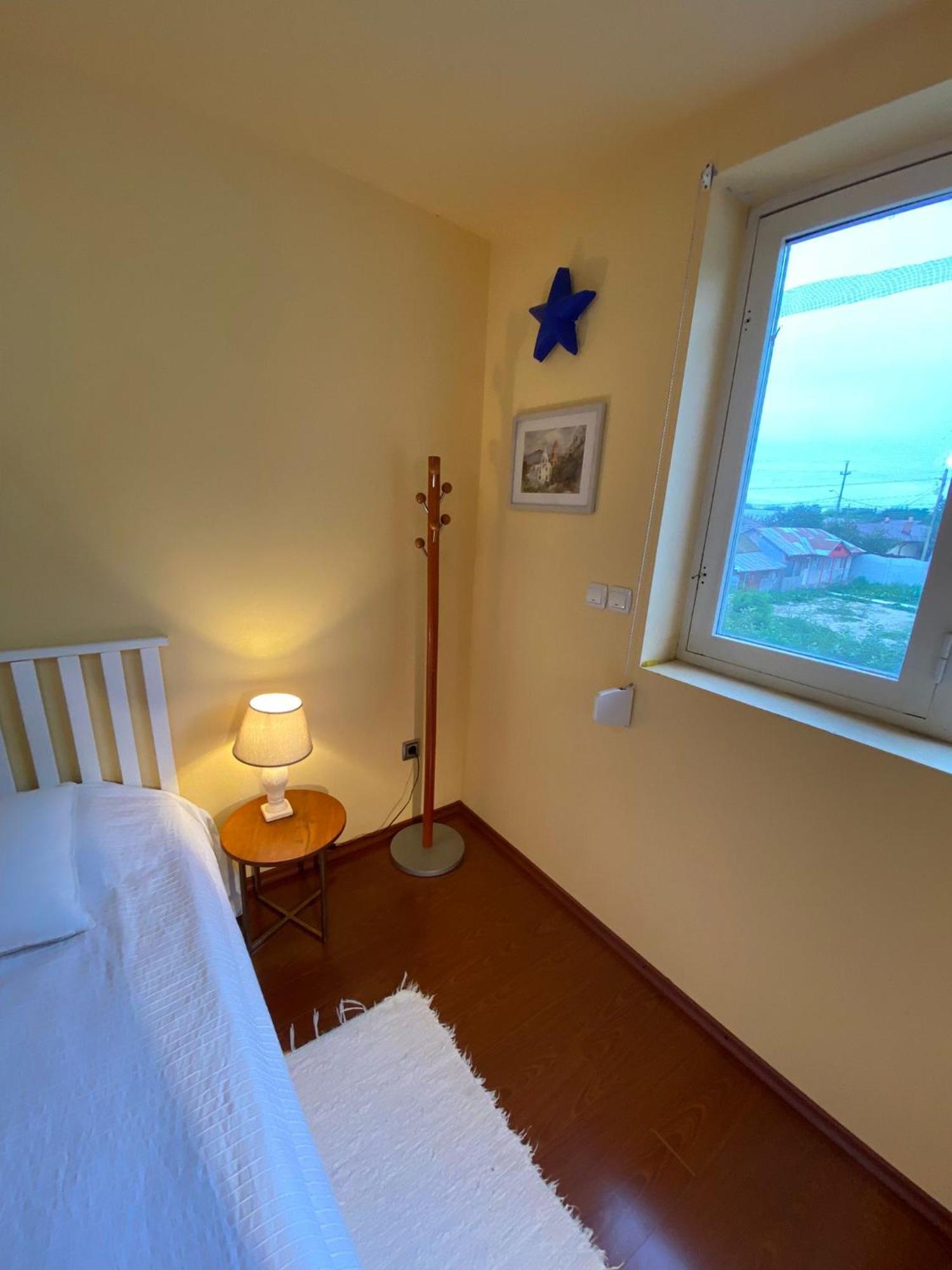 Cosy Bedroom For 2 With Balcony In A Family Villa Turnu Măgurele 외부 사진