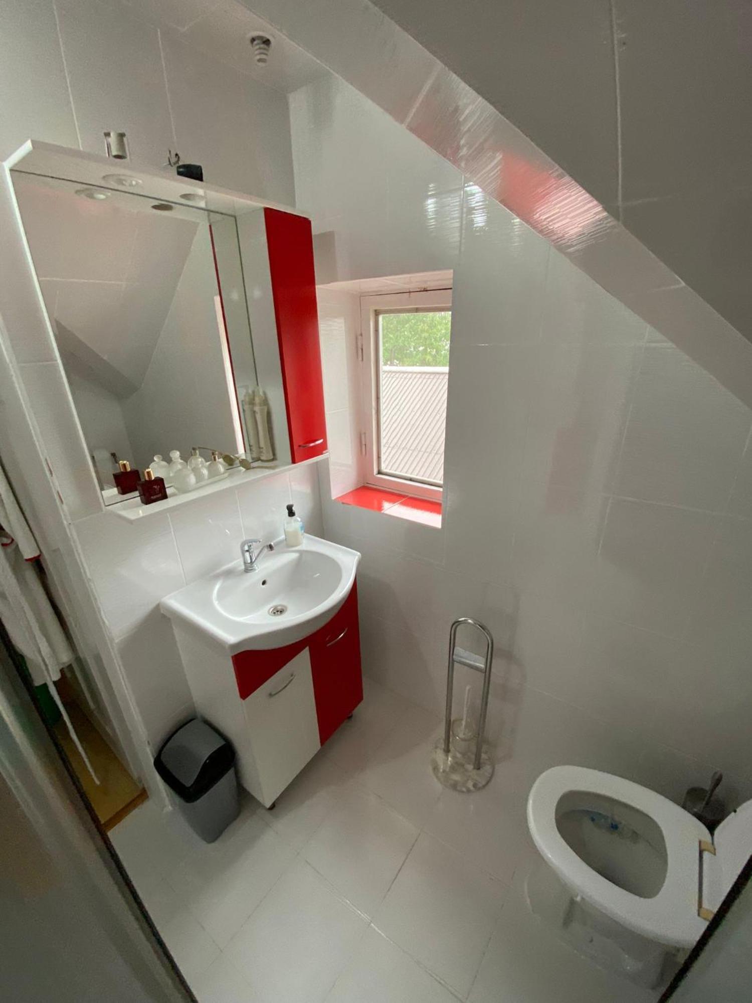 Cosy Bedroom For 2 With Balcony In A Family Villa Turnu Măgurele 외부 사진